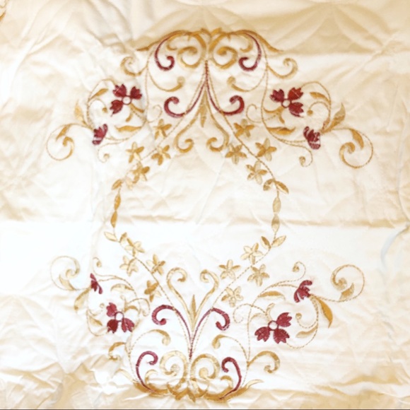 CLASSIC HOME Standard Sham pair | 20 in x 26 in - Picture 3 of 6